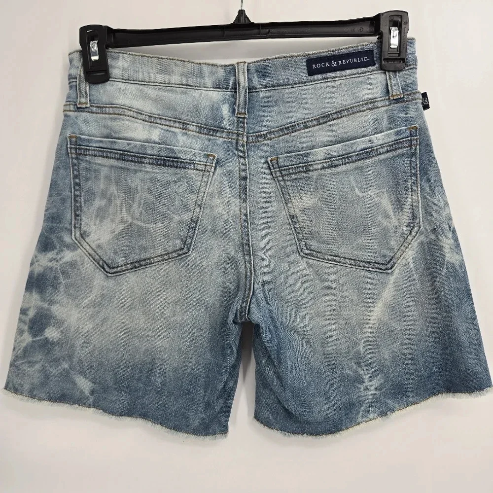 ROCK & REPUBLIC Ladies Bumper-shoot Denim Beach Shorts, Raw Hem